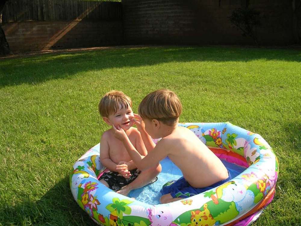summer-lawn-care-how-to-keep-lawn-green
